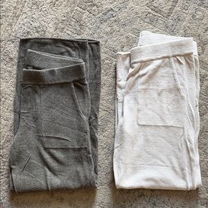 Women’s barefoot dreams cozy chic lite Gray and Cream Bottoms